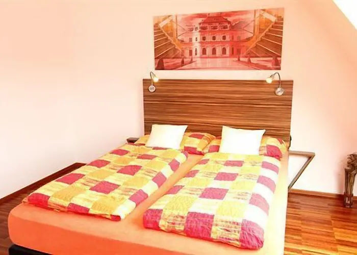 Royal Living 4* Відень