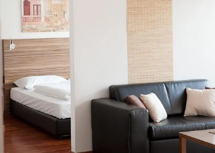 Апарт-готель Royal Living 4*